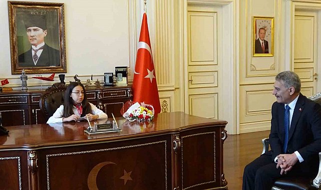 Bir günlüğüne vali olan çocuk kuraklığa dikkat çekti