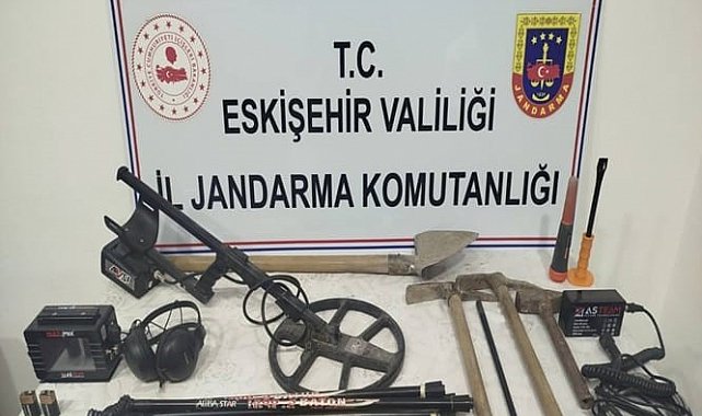 Birlikte kaçak kazı yapan 4 şüpheli suçüstü yakalandı