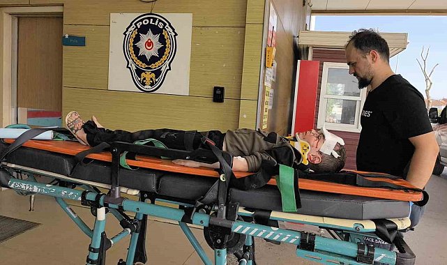 Bisikletiyle traktöre çarpan çocuk yaralandı