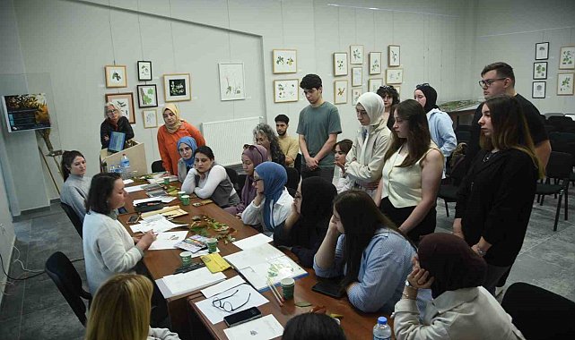 Bitki çizim atölyesi ile bitki ve ağaçların anatomik yapısı anlatıldı