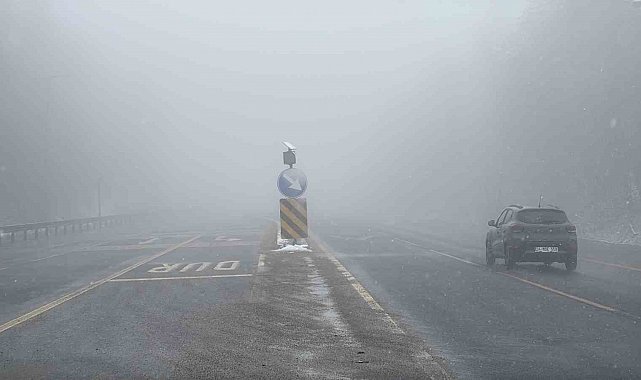 Bolu Dağı'nda hafif kar ve sis etkili oluyor: Görüş mesafesi 30 metre