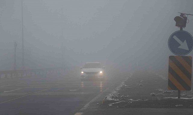 Bolu Dağı'nda yoğun sis sebebiyle görüş mesafesi 20 metreye düştü