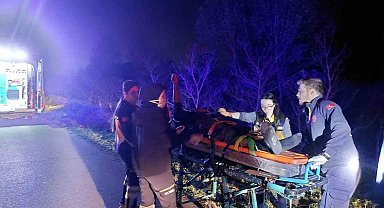 Böyle tiryakilik görülmedi: Şarampole uçan araçtan yaralı kurtarıldı, sedyede sigara yaktı