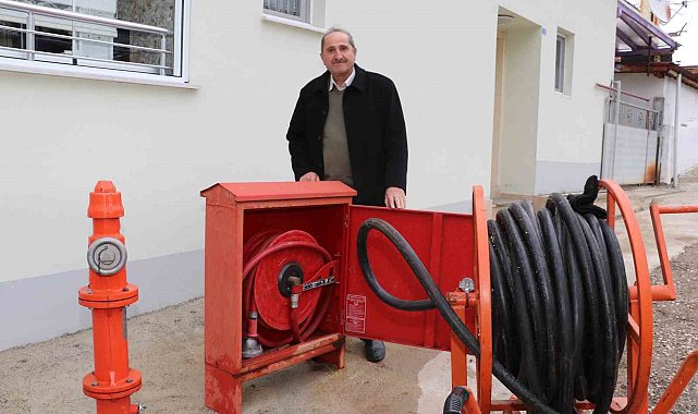 Bu köyde her sokakta yangın vanası var