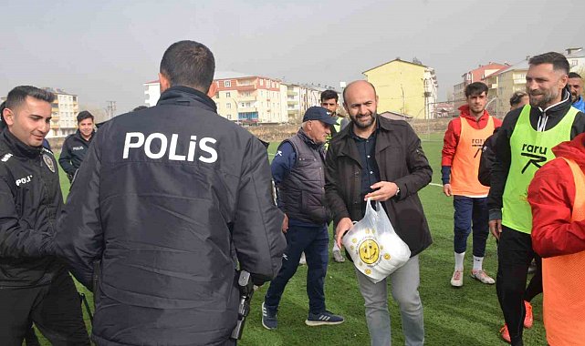 Bulanık'ta ihbara giden polislere pasta sürprizi