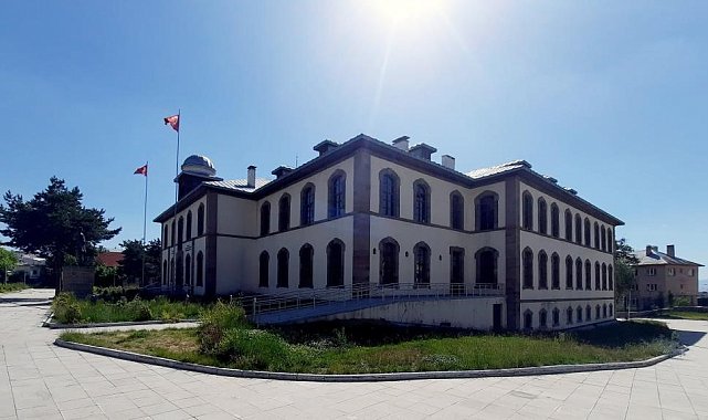 Buram buram tarih kokan mekan