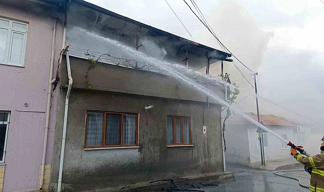 Burhaniye'de yangın paniği