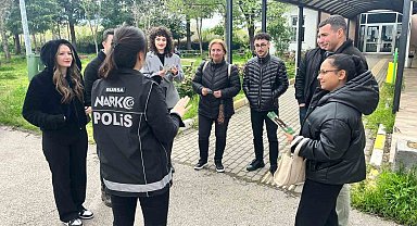 Bursa polisi vatandaşları bilgilendirdi