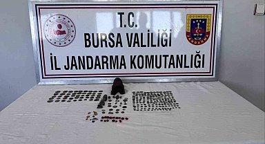 Bursa'da 226 sikke ve minyatür heykel ele geçirildi