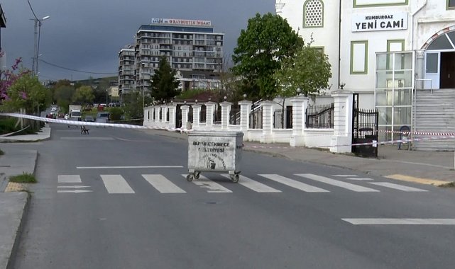 Büyükçekmece'de minaresi hasar alan cami ibadete kapatıldı