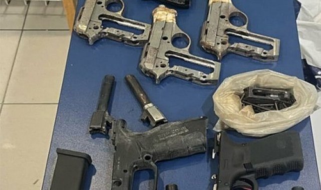 Büyükçekmece'de ruhsatsız silah operasyonu: Çok sayıda mühimmat ele geçirildi