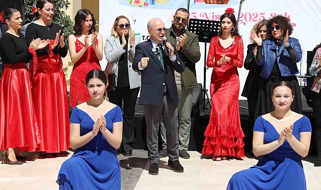 Büyükçekmece'nin kalbi Dünya Sanat Günü'nde sanatla attı