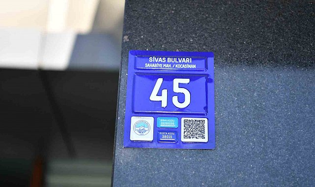 Büyükşehir'den 33 milyon TL'lik "akıllı" proje: QR kodlu kapı dijital adres sistemi