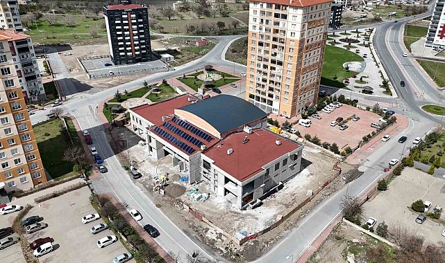 Büyükşehir'den Altınoluk'a bir sosyal yaşam merkezi daha kazandırıyor