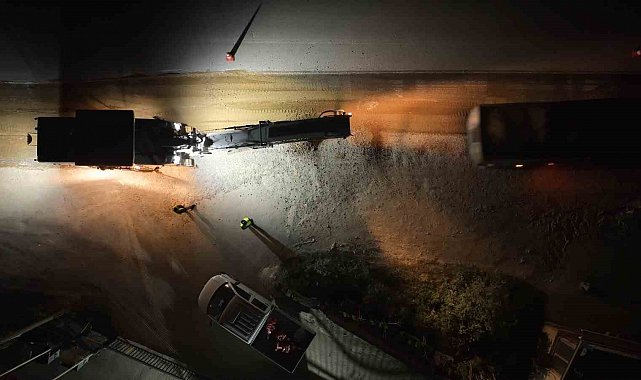 Büyükşehir'den Çalı-Kayapa yolunda gece mesaisi