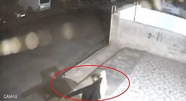 Çaldığı motosikletle turlayan hırsız, balkonda asılı ceketi giyerek kayıplara karıştı