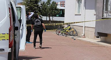 Cam silerken 4'üncü kattan düşerek ağır yaralanan kadın hayatını kaybetti