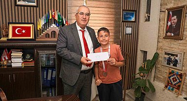 Çamelili öğrenciler 23 Nisan Tenis Turnuvasına damga vurdu