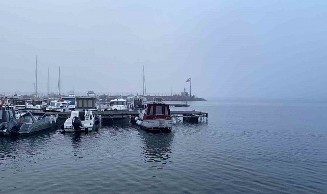 Çanakkale Boğazı sis nedeniyle transit gemi geçişlerine kapatıldı
