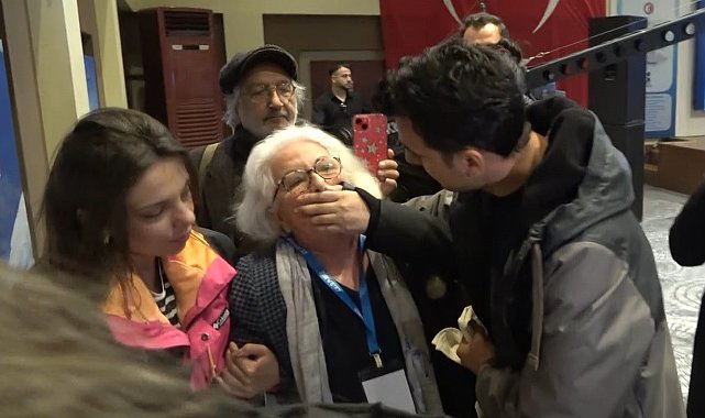 Çanakkale'de Su Zirvesinde kriz, su zirvesine sponsor olan maden firmalarına çevreciler tepki gösterdi