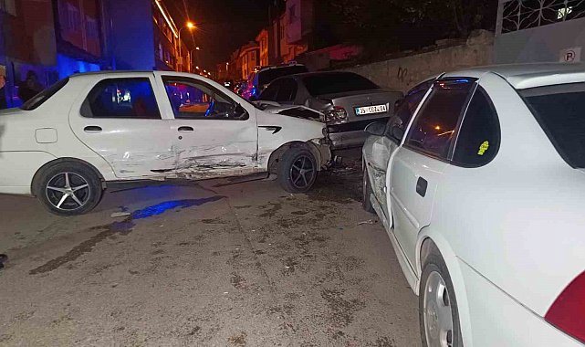 Çarpışmada savrulan araç 4 otomobile daha çarptı: 1 yaralı