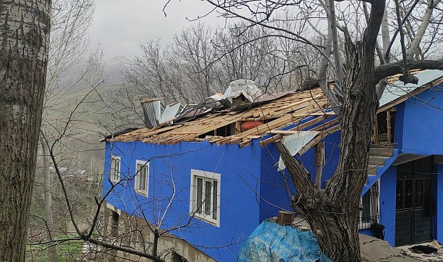 Çatak'ta fırtına hasara neden oldu