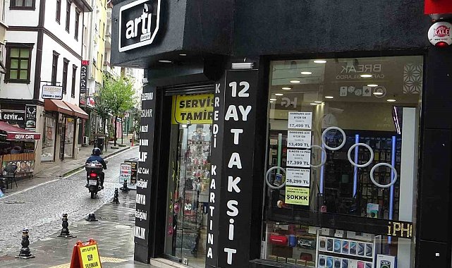 Cep telefonu aksesuarı satışından milyon dolarlık ihalelere giden yolculuk