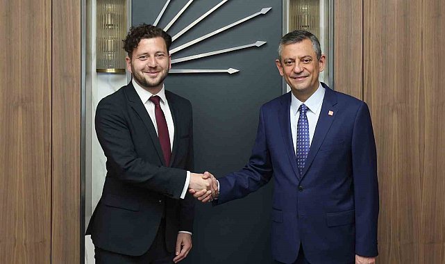 CHP lideri Özel, Almanya Yeşiller Partisi Eş Genel Başkanı Felix Banaszak'ı kabul etti