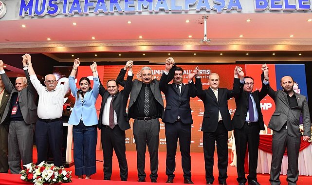 CHP Mustafakemalpaşa İlçe Kongeresi'nde Gökhan Demir güven tazeledi