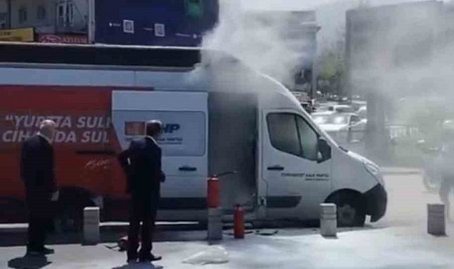 CHP seçim aracı alev alev yandı