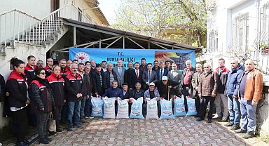 Çiftçilere hibe destekli tohum dağıtıldı