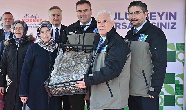 Çiftçiye 1 milyon 222 bin çilek fidesi hibe edildi