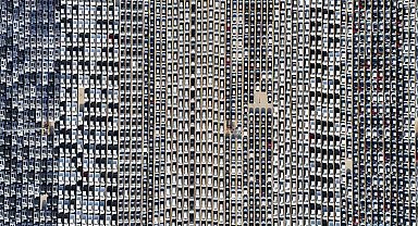 Çin'den Kocaeli'ne getirilen binlerce araç havadan görüntülendi