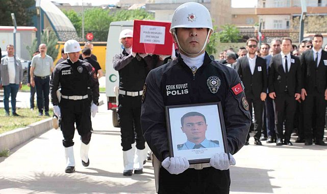 Cizre'de trafik kazasında şehit olan polis memuru son yolculuğuna uğurlandı