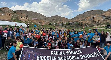 Çocuklar düzenlenen etkinlikte doyasıya eğlendi