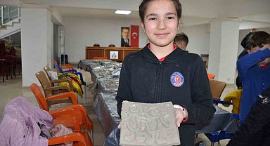 Çocuklar hayallerini çamura yansıttı