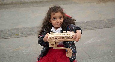 Çocuklara 23 Nisan sürprizi: Sepetli araçlar 23 Nisan'da oyuncağa dönüştü