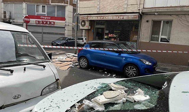 Çorlu'da binanın dış cephesi çöktü