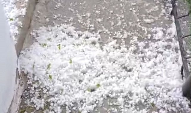 Çorum'da dolu yağışı etkili oldu: Tarlalar beyaza büründü