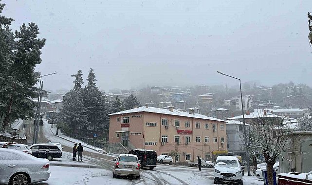 Çorum'da kar yağışı etkili oluyor