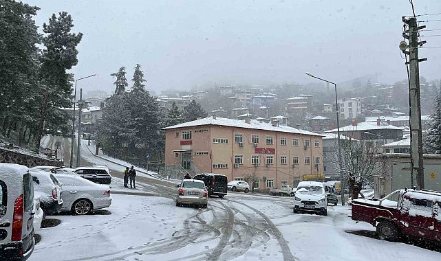 Çorum'un 3 ilçesinde eğitime kar engeli