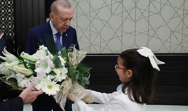 Cumhurbaşkanı Erdoğan, 23 Nisan'da minik misafirlerini ağırladı