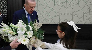 Cumhurbaşkanı Erdoğan, 23 Nisan'da minik misafirlerini ağırladı