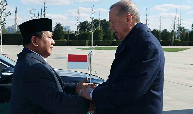 Cumhurbaşkanı Erdoğan, Endonezya Cumhurbaşkanı Subianto'yu törenle karşıladı
