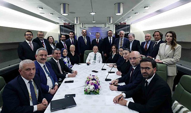 Cumhurbaşkanı Erdoğan: "İstanbul'da bir tek riskli yapı bırakmayıncaya kadar çalışacağız. Deprem gerçeğini akıllardan çıkartmayacak ve kentsel dönüşüm bilincini artıracağız. Biz İstanbul'u onların eline ve insafına terk edemeyiz."