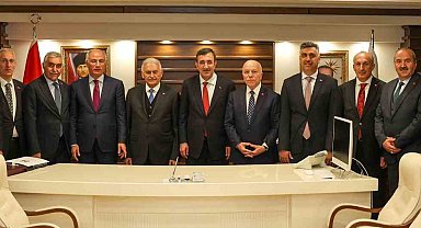 Cumhurbaşkanı Yardımcısı Yılmaz Büyükşehir Belediyesi'ni ziyaret etti