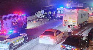 D-650'de hafif ticari araç tıra arkadan çarptı: 1 ölü, 1 ağır yaralı