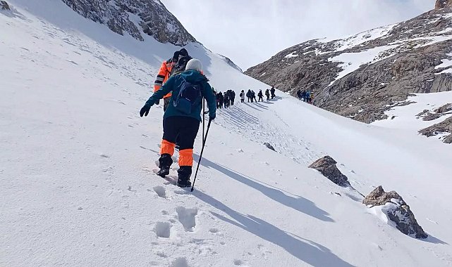 Dağcılar Bolkar Dağları'nda zirve yaptı