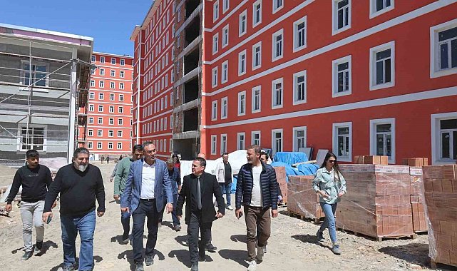 Daire Başkanı Kablan, Bilecik'te devam eden gençlik ve spor yatırımlarını inceledi