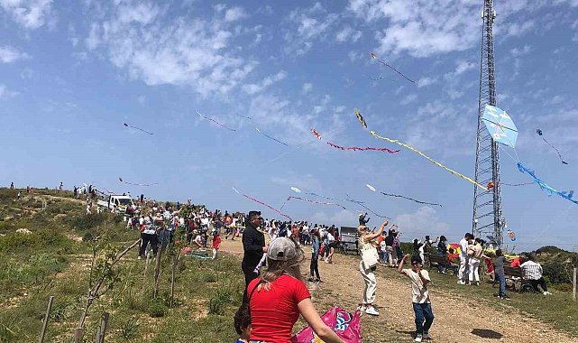 Datça'da 23 Nisan'da gökyüzü uçurtmalarla şenlendi